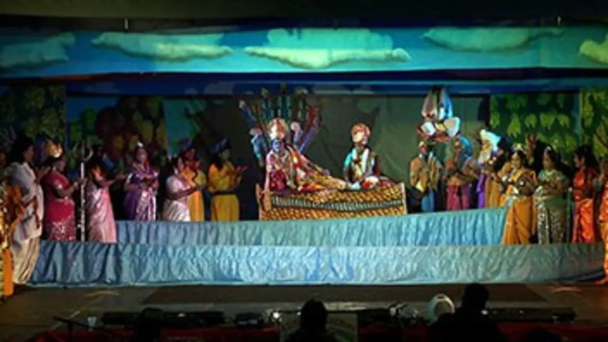 Famille Surabhi, à la vie à la scène replay