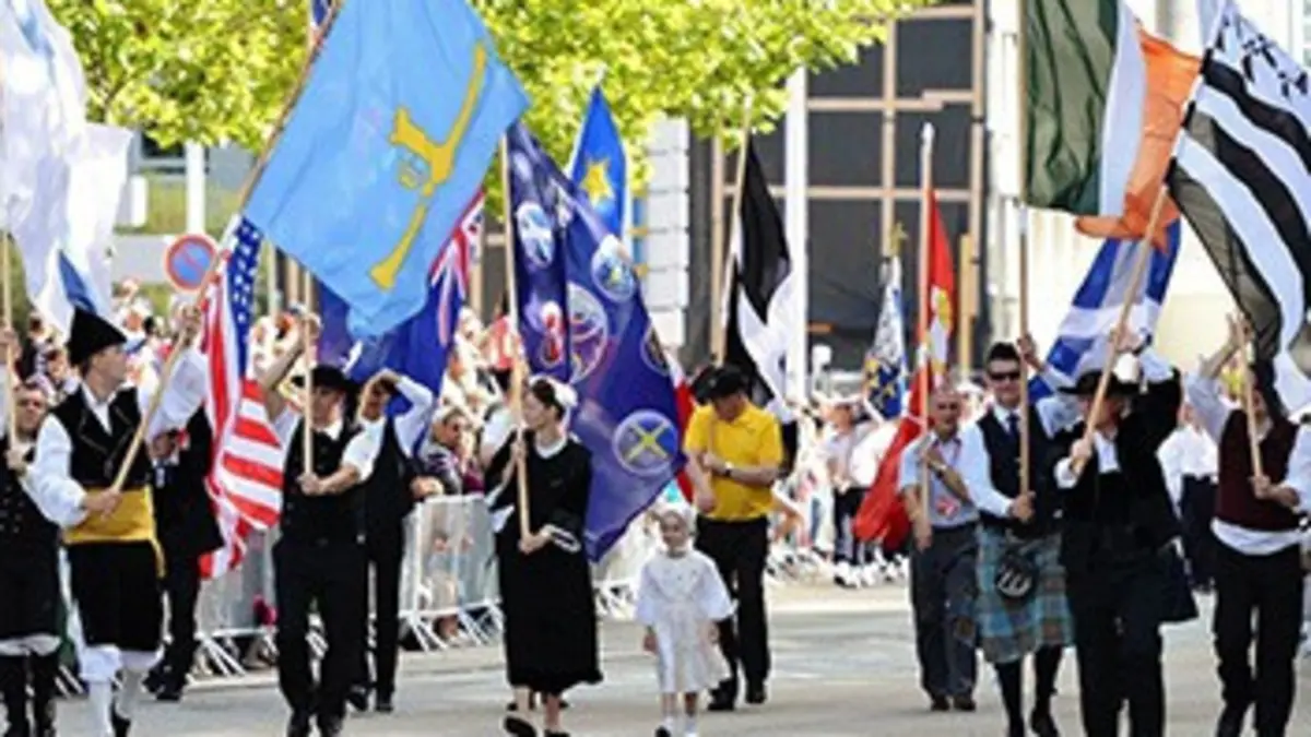 Festival interceltique de Lorient 2018 La grande parade des nations celtes