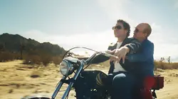 Feud S02E06 Des chapeaux, des gants et des homosexuels en disgrâce