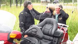 Filles de moto S02E05 Moto identité