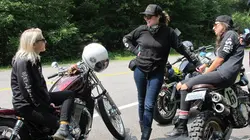 Filles de moto S02E08 Soif d'adrénaline