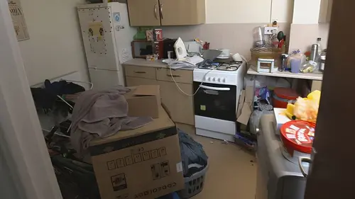 Filthy House SOS Lee