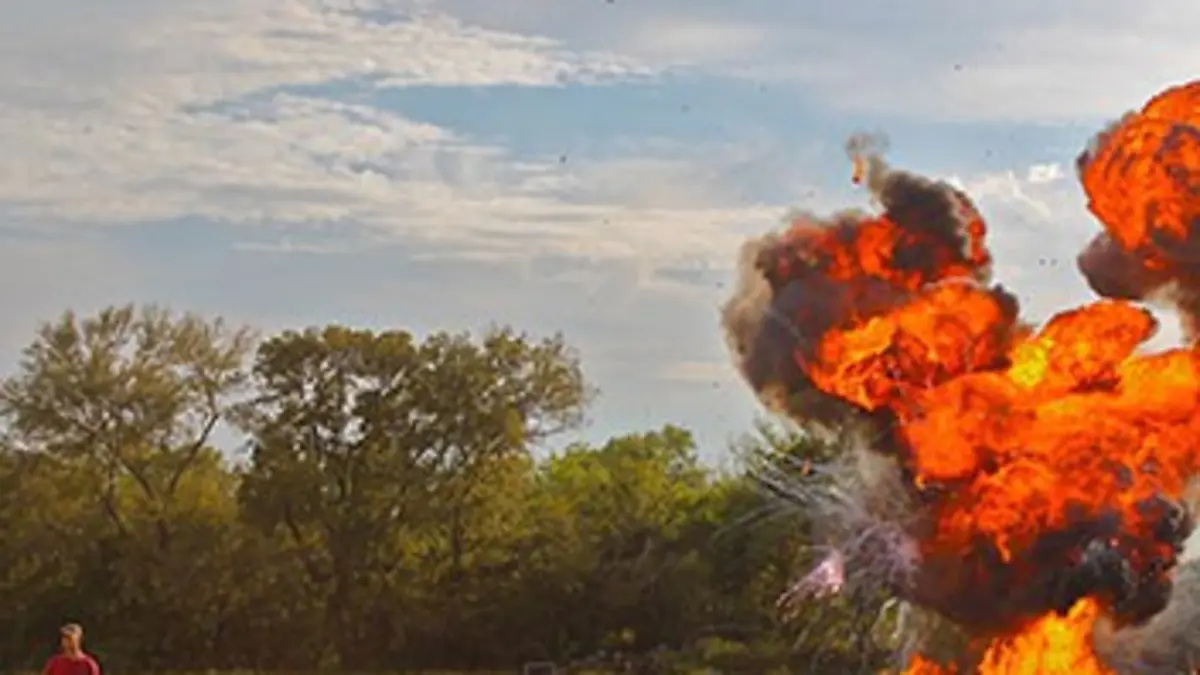 Fire in the Hole S01E02 Chaud devant