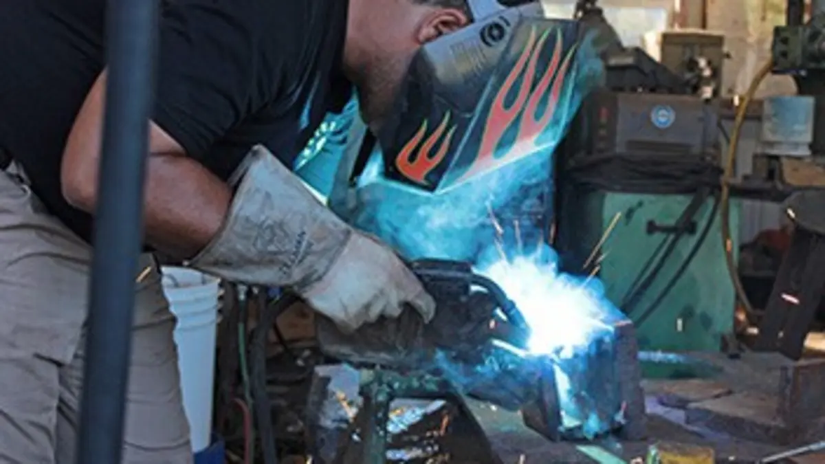 Fire in the Hole S01E05 Sous pression