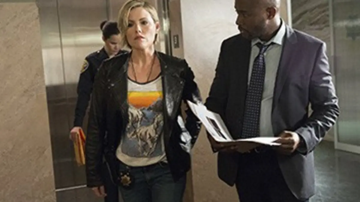 First Murder S02E05 En quête d'alibi
