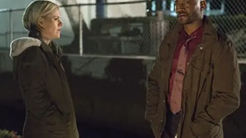 First Murder S02E11 Zone de turbulences