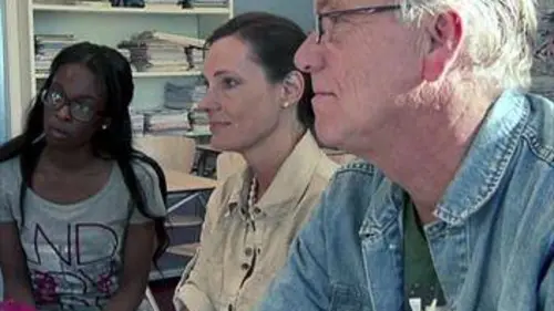 First Years S01E17 La famille d'Esra