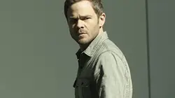 Following S03E03 En pleine lumière