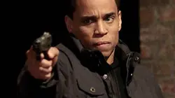 Following S03E12 Au-delà des limites