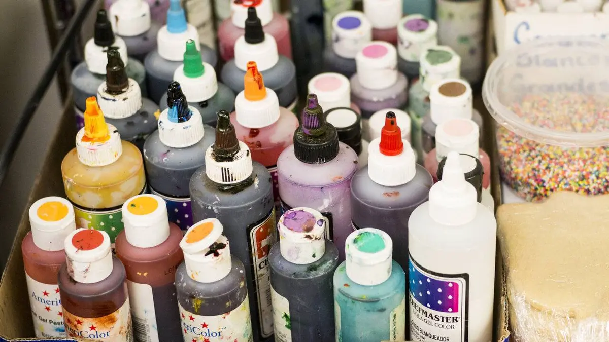 Food Factory S06E01 Burgers au quinoa et relish épicée