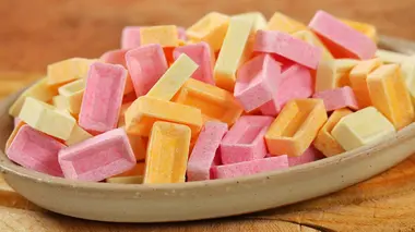 Bonbons Pez et poulet au parmesan