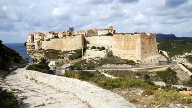 Forteresses imprenables : les secrets des bâtisseurs de l'extrême