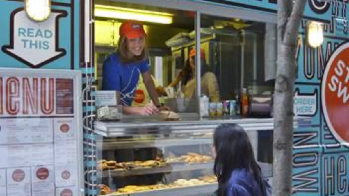 Fourchette et sac à dos S04E00 Destination New York