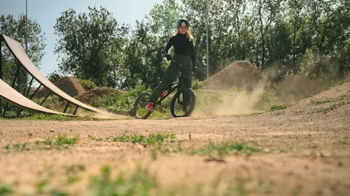 Free Spirits En selle - Saut d'obstacles & BMX