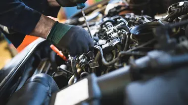 French Mecanic : restauration et exportation S01E05 Urgence à l'export