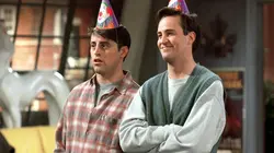 Friends S04E16 Celui qui participait à une fête bidon