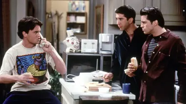 Friends S01E13 Celui qui fait des descentes dans les douches