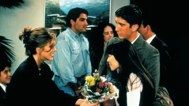 Friends S02E01 Celui qui a une nouvelle fiancée