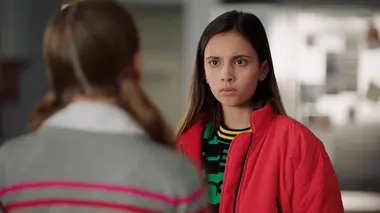 Gabby Duran, Baby-sitter d'extraterrestres S01E01 Votre enfant Gor-Monite s'apprête à exploser