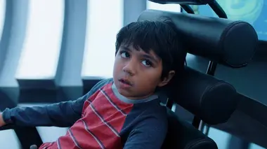 Gabby Duran, Baby-sitter d'extraterrestres S01E03 La pleurnicheuse