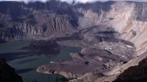 Galápagos E01 Nées du feu