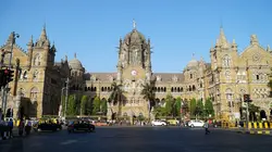 Gare centrale S01E01 Mumbai, CST