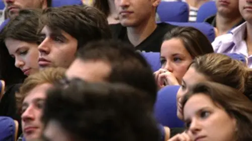 Génération quoi ? E01 Master chômage et master classe