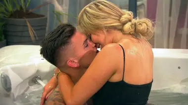 Geordie Shore S16E06 Rencard au magasin de poulet