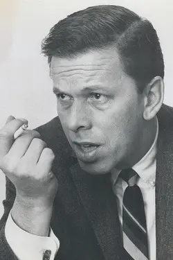 Photo George McCowan