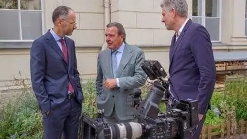 Gerhard Schröder : portrait d'un animal politique