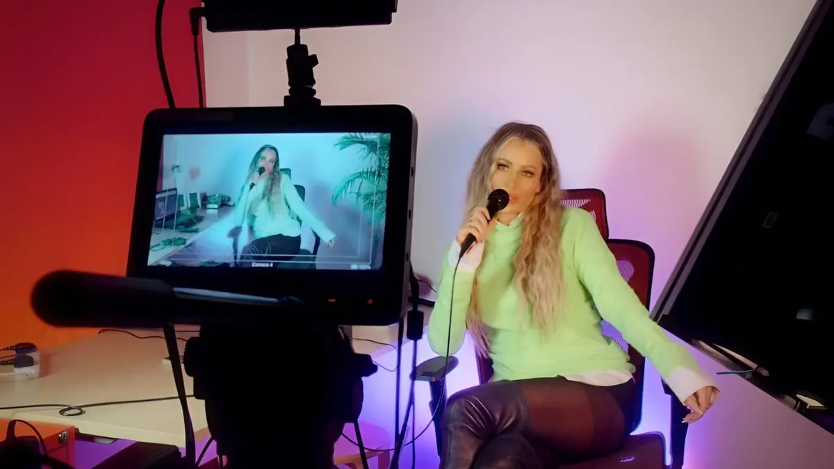 Getting Filthy Rich Cam Girls