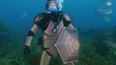 Ghost Diver : invisible parmi les requins