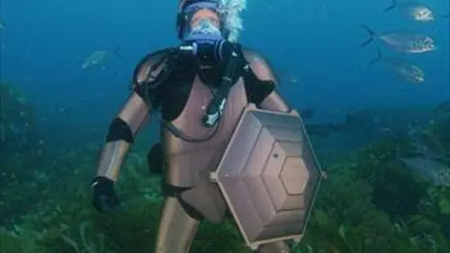 Ghost Diver : invisible parmi les requins