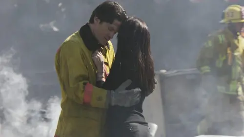 Ghost Whisperer S01E22 L'élue