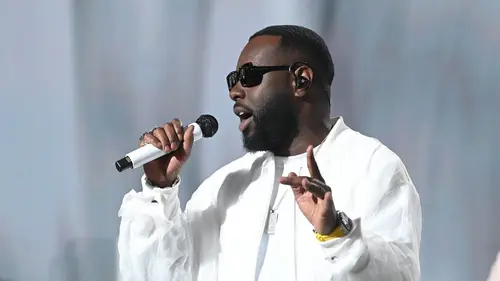 Gims hommage à Basquiat : Banlieues'art