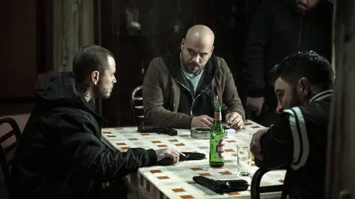 Gomorra S05E06 Fleurs vénéneuses