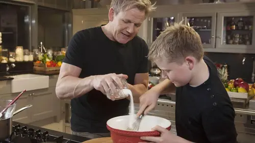Gordon Ramsay : recettes en famille Petits plats entre amis