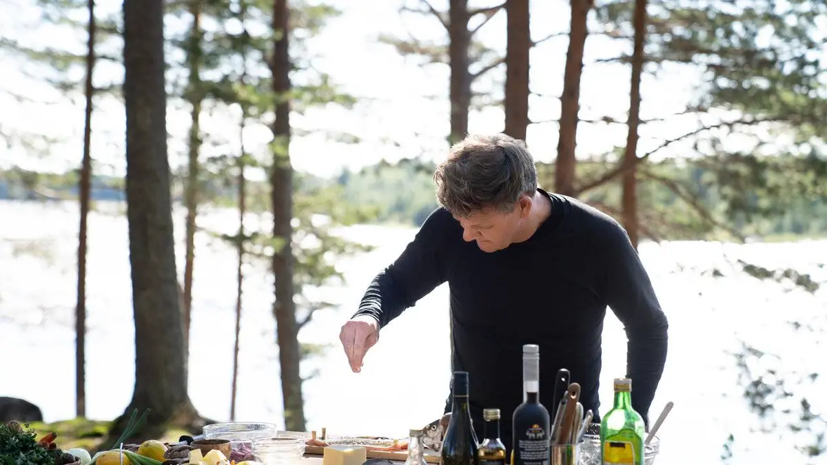 Gordon Ramsay, territoires inexplorés S03E10 Finlande, au soleil de minuit