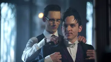 Gotham S03E07 La reine rouge