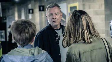 Grace S05E01 Un mort pour une bombe