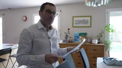 Grands reportages S09E459 Arnaques en tout genre