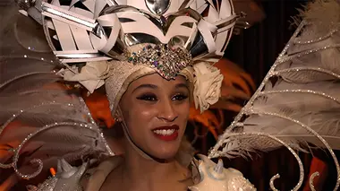 Strass et paillettes : Réveillon au cabaret