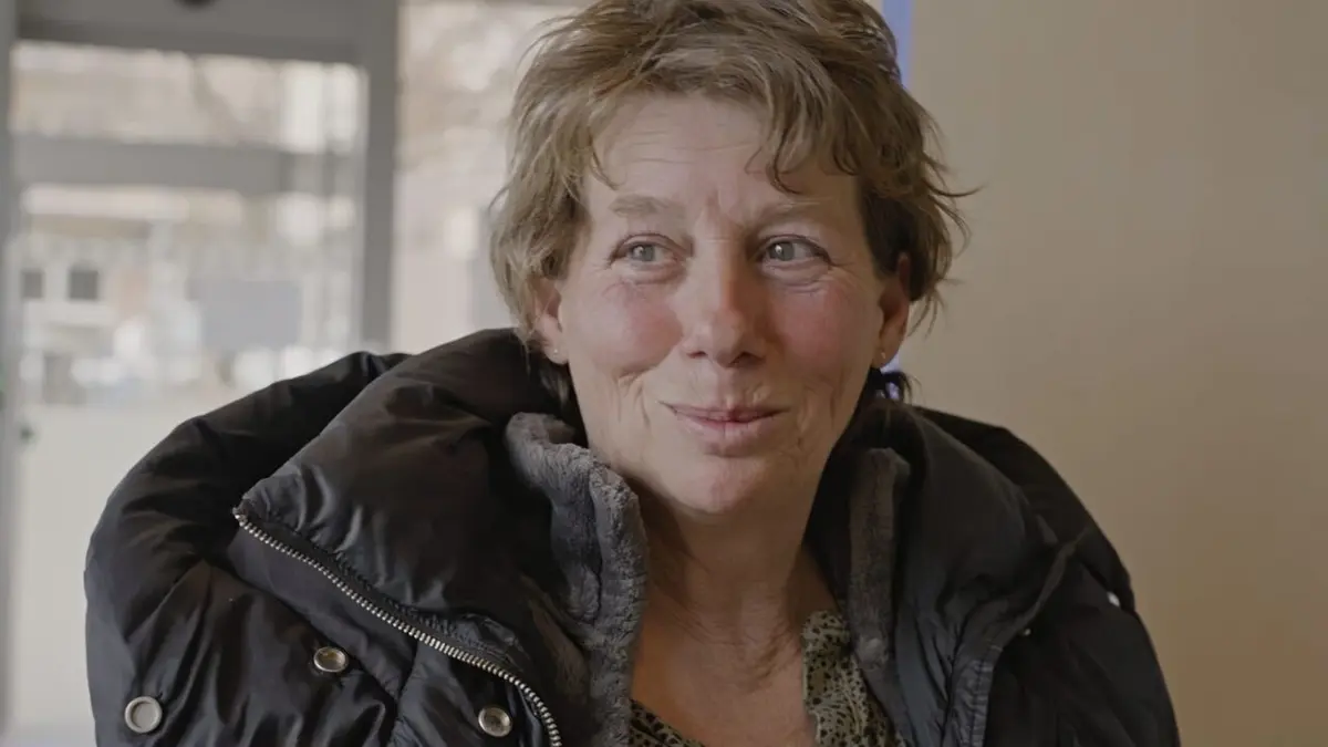 Grands reportages S09E37 Des biens au clou pour du cash chez ma "tante"