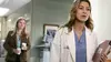 April Kepner dans Grey's Anatomy S11E06 Prendre le mal à la racine (2014)