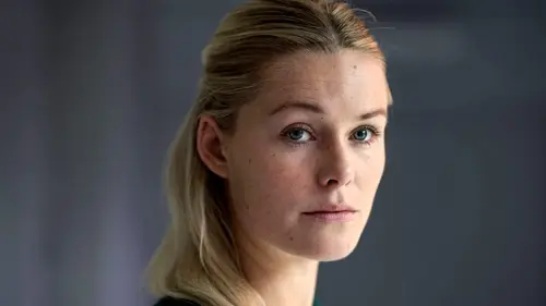 Greyzone S01E09 Simone