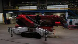 Visuel de Grues et camions : les géants des chantiers