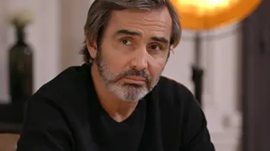 Un coq appartient à un seul fermier, mais il chante pour tout le village