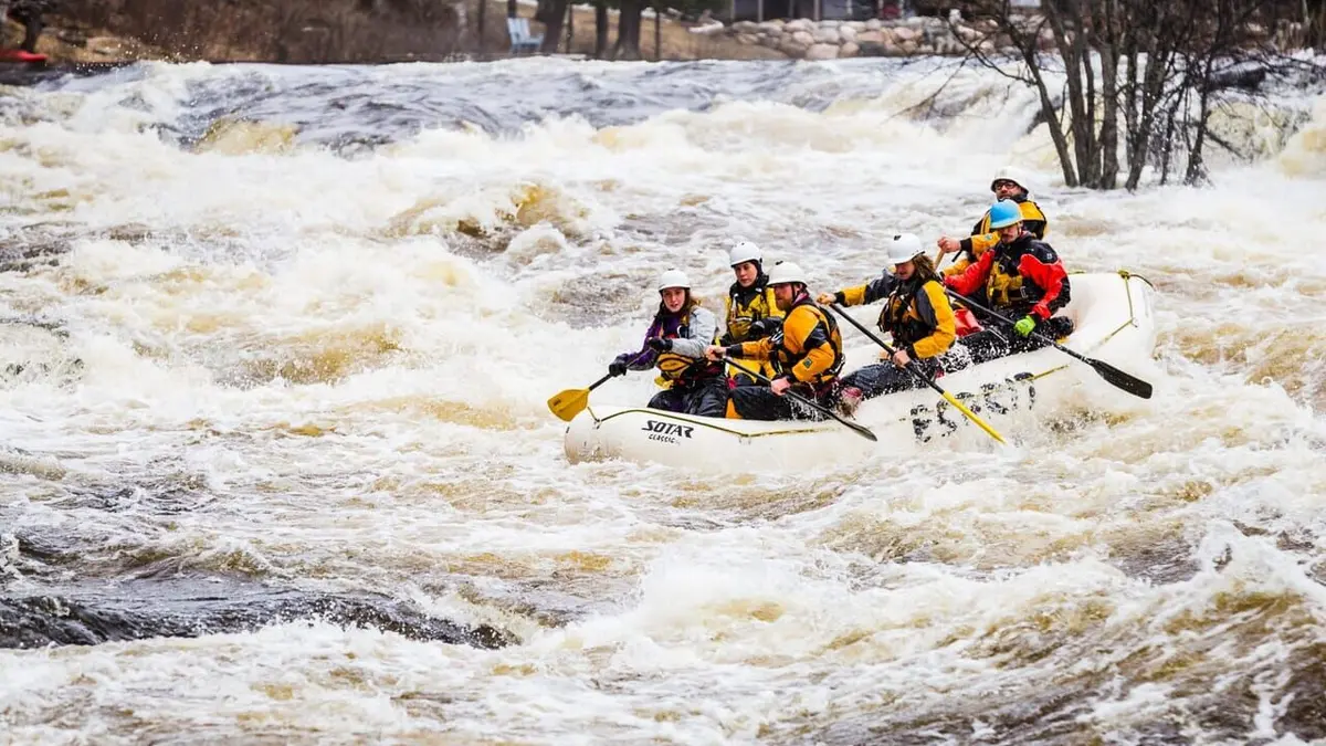 Guides d'aventures Martin Breu - Guide de rafting