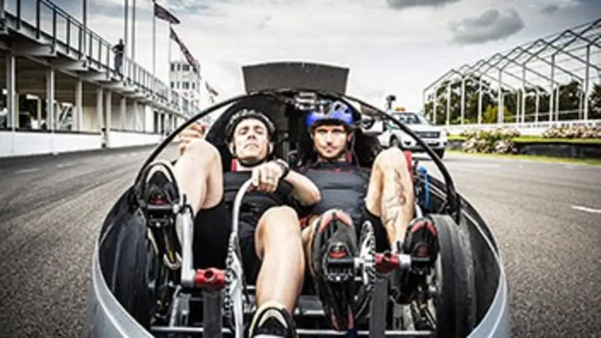 Guy Martin, un champion à l'épreuve de la vitesse S02E01 Tandem