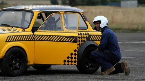 Guy's Garage S01E04 Trabant de course